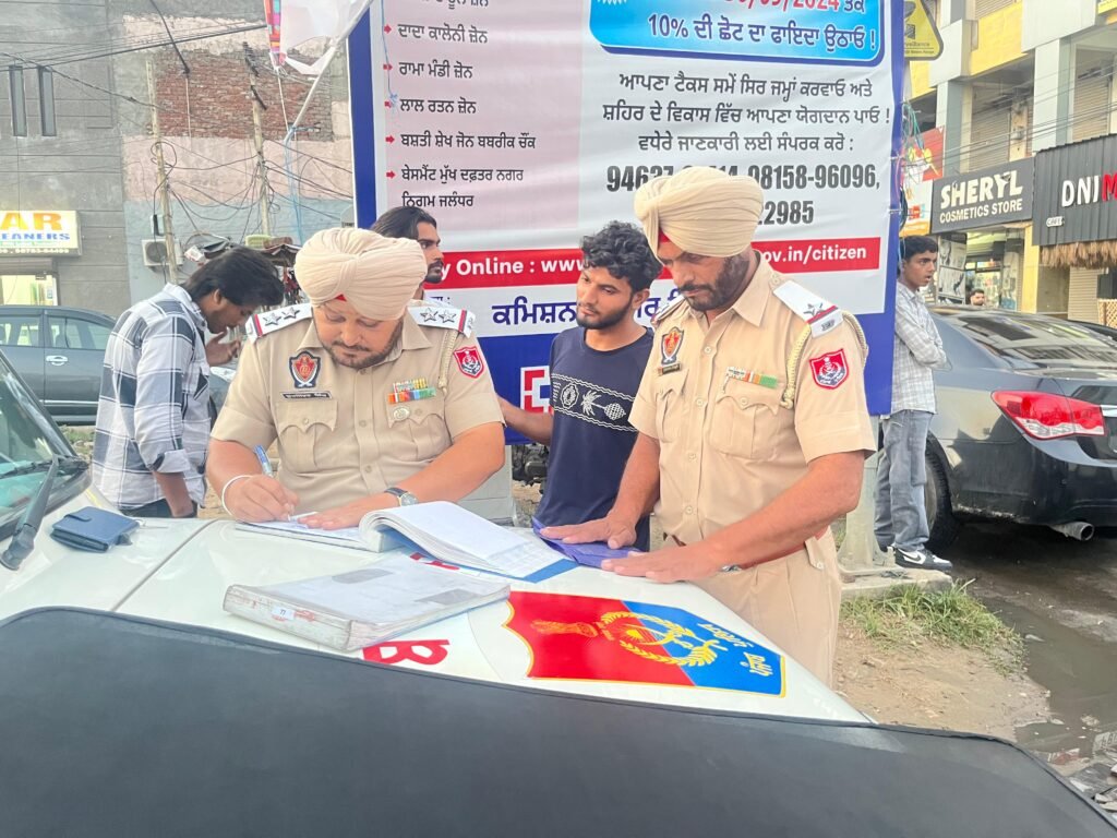 Jalandhar News : जालंधर पुलिस ने यातायात नियम उल्लंघन के खिलाफ विशेष अभियान चलाया, 20 चालान किए