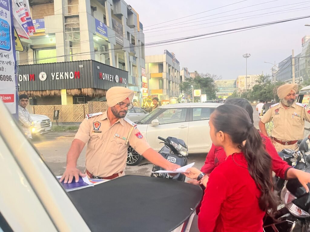 Jalandhar News : जालंधर पुलिस ने यातायात नियम उल्लंघन के खिलाफ विशेष अभियान चलाया, 20 चालान किए