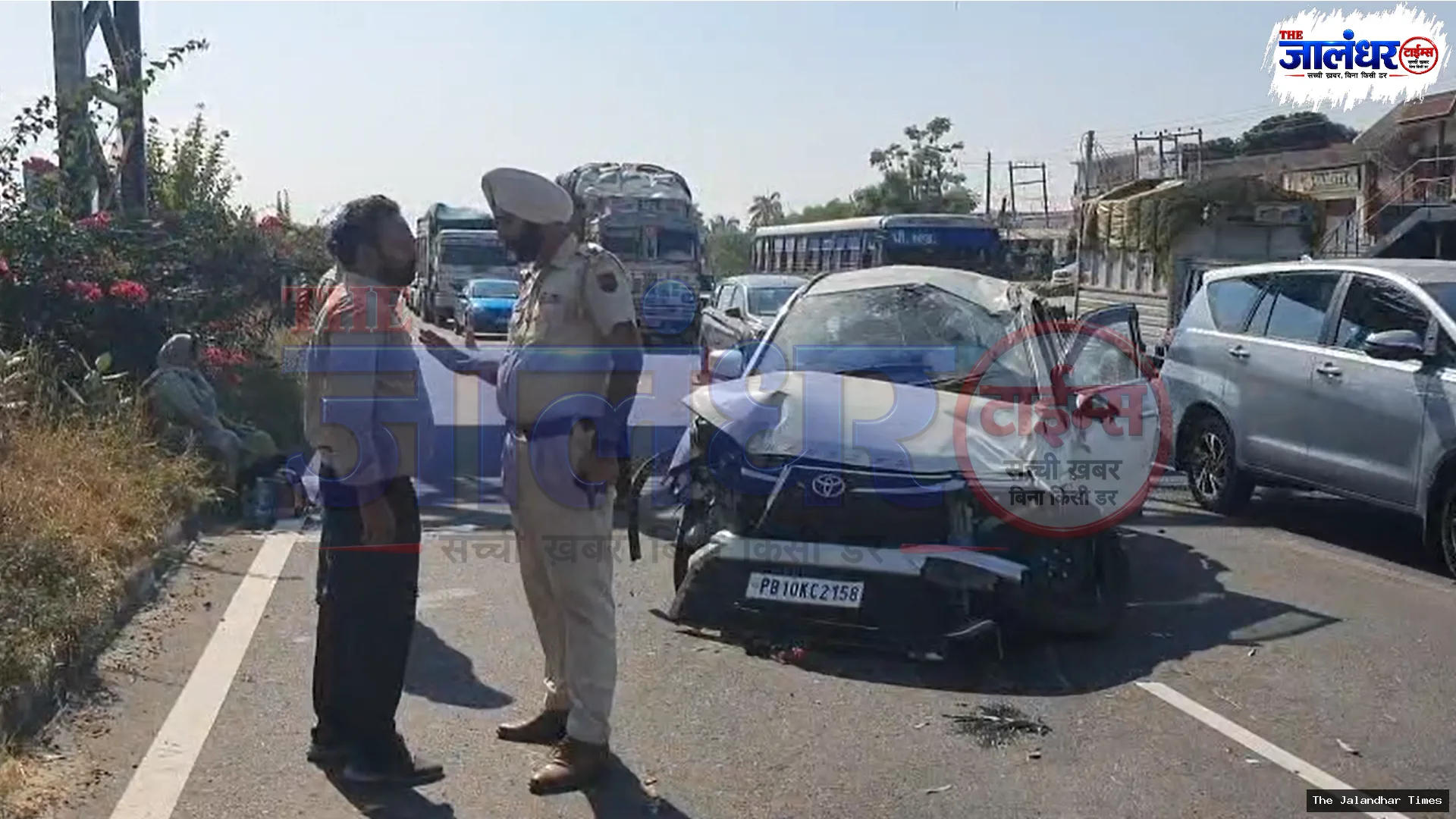 Car crosses the central divider in an accident near Mishra Dhaba on the National Highway in Jalandhar district