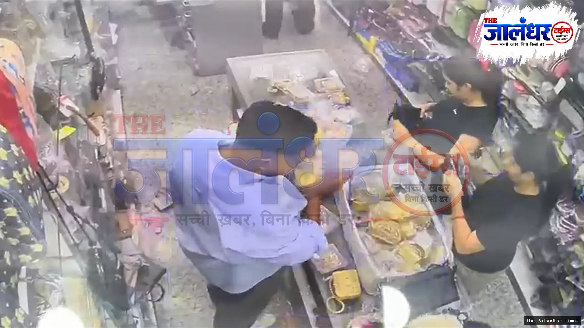CCTV reportedly captures two women stealing Shaili Jain's purse at a shop near Gur Mandi in Ludhiana