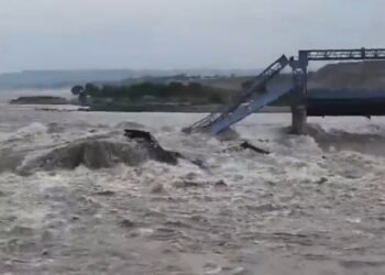 रावी में बाढ़ (Ravi floods): अगस्त में फ्लडगेट फेल होने पर पंजाब सरकार ने माधोपुर हेडवर्क्स पर तैनात 3 अधिकारियों को किया निलंबित