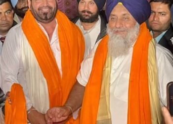 केएस माखन शिरोमणि अकाली दल में शामिल होते हुए सुखबीर सिंह बादल के साथ नकोदर में