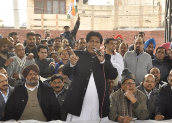 जालंधर में AAP द्वारा सड़क जाम पर अवतार हैनरी का विरोध प्रदर्शन