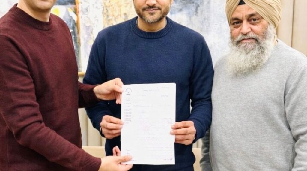 रायज़ादा हंसराज स्टेडियम में लगेगा सोलर पावर प्लांट, सांसद हरभजन सिंह ने एमपी फंड से 13.48 लाख की ग्रांट दी