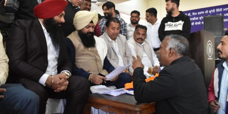 भारत का संविधान सभी वर्गों को देता है बराबर सुरक्षा : जसवीर सिंह गढ़ी