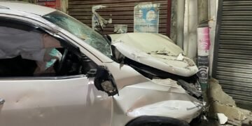 Jalandhar road accident Fortuner hits e-rickshaw grandmother and granddaughter died